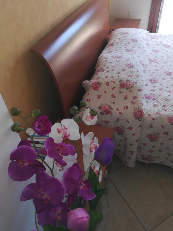 Вилла La Casa Di Eledo La Maddalena  Экстерьер фото